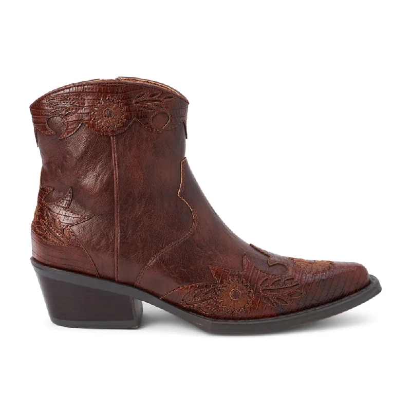 Men's cowboy boots with a tooled leather designSavanna Floral Embroidery Pointed Toe Cowboy Boots