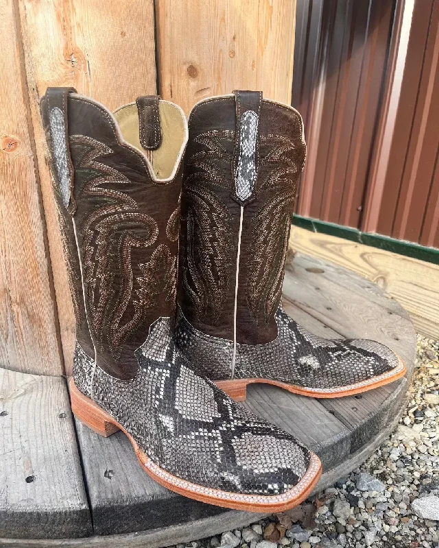 Men's cowboy boots with a decorative inlayR. Watson Men's Rustic Python Belly Square Toe Cowboy Boots RW7913 Men's cowboy boots with a decorative inlayR. Watson Men's Rustic Python Belly Square Toe Cowboy Boots RW7913