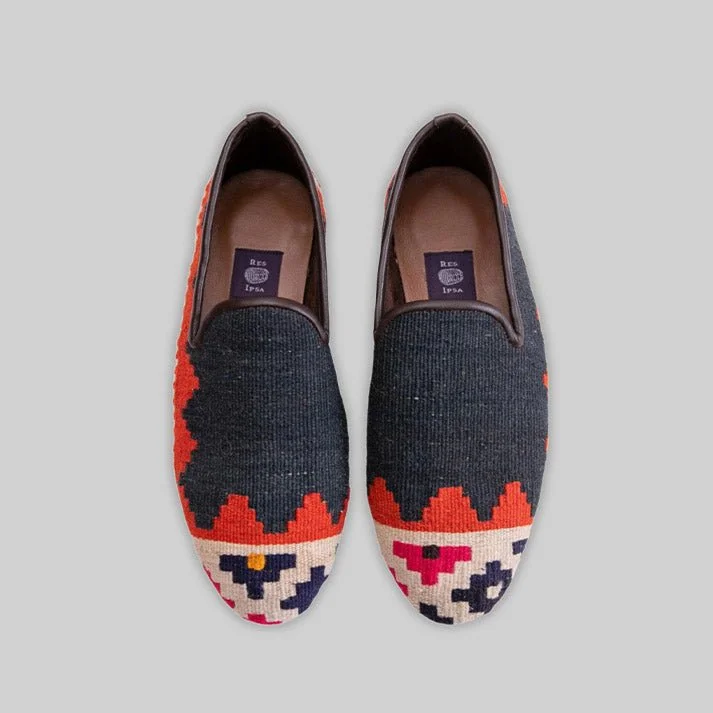 Men's loafers with a pointed toe for a stylish appearance Men's loafers with a contrast stitching detailMen's Kilim Loafer Size 7