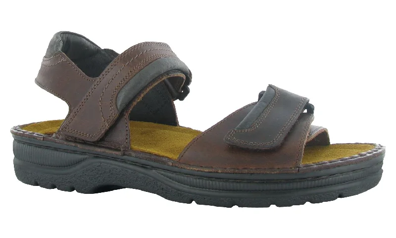 Men's sandals with a buckle closureLappland - Buffalo