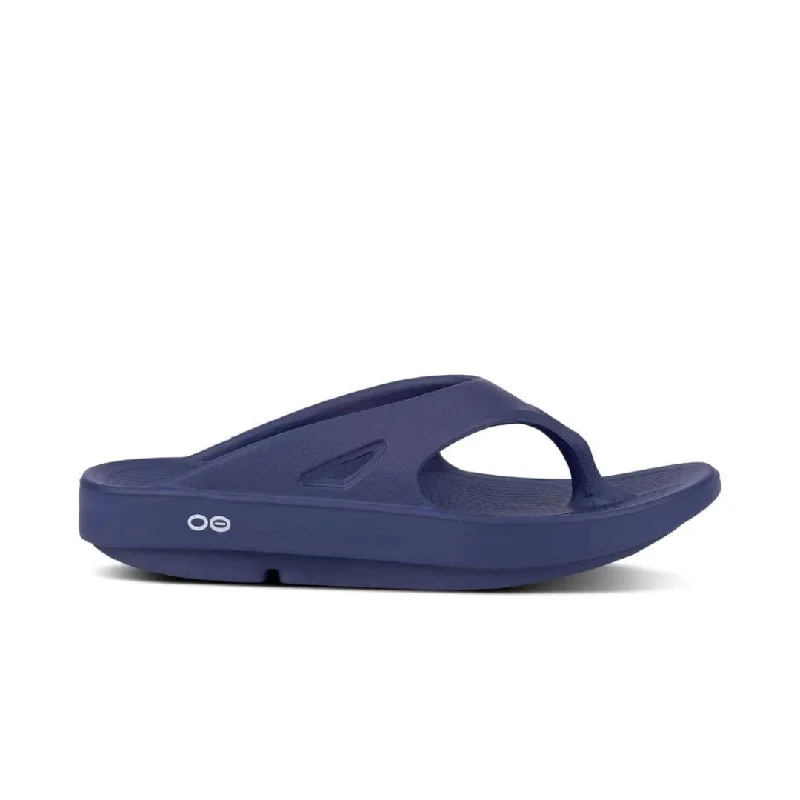 Men's sandals with a rubber sole for tractionOOFOS OOriginal Thong - Navy