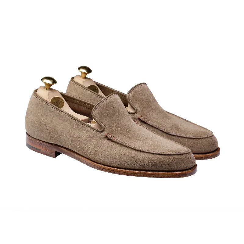 Men's loafers with a removable insole for cleaning Men's loafers with a pointed toe for a stylish appearanceSalcombe Khaki Suede