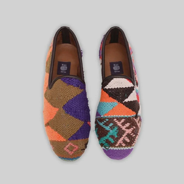 Men's loafers with a leather lining for comfort Men's loafers with a decorative buckleMen's Kilim Loafer Size 7