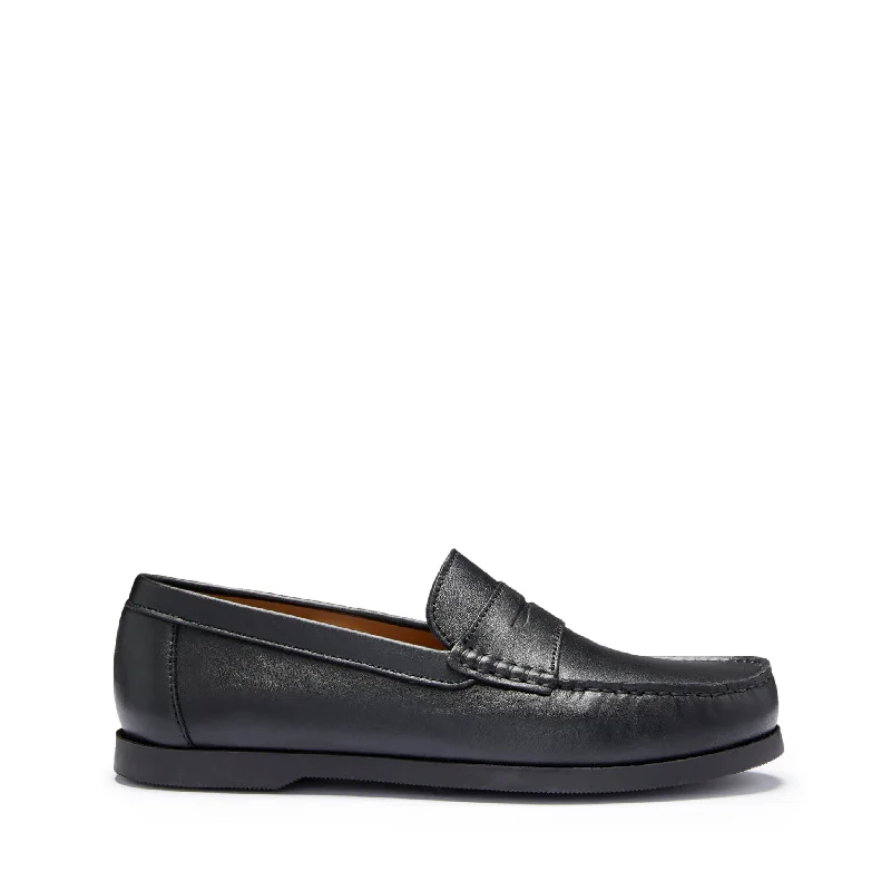 Men's loafers with a smooth leather finish Men's loafers with a leather lacing systemBoat Loafers, black leather