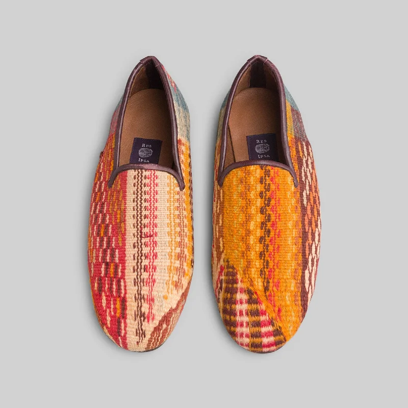Men's loafers with a smooth leather finish Men's loafers with a rubber sole for durabilityMen's Kilim Loafer Size 8