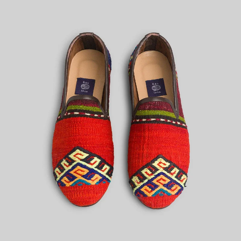 Men's loafers with a tassel front for a classic look Men's loafers with a stretchy side panel for a better fitMen's Kilim Loafer Size 9