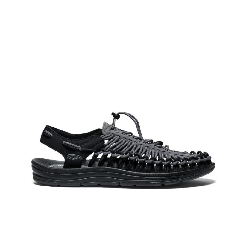 Men's sandals with a stretchy strap for a better fitMen's UNEEK Sneaker | Magnet/Steel Grey Men's sandals with a stretchy strap for a better fitMen's UNEEK Sneaker | Magnet/Steel Grey