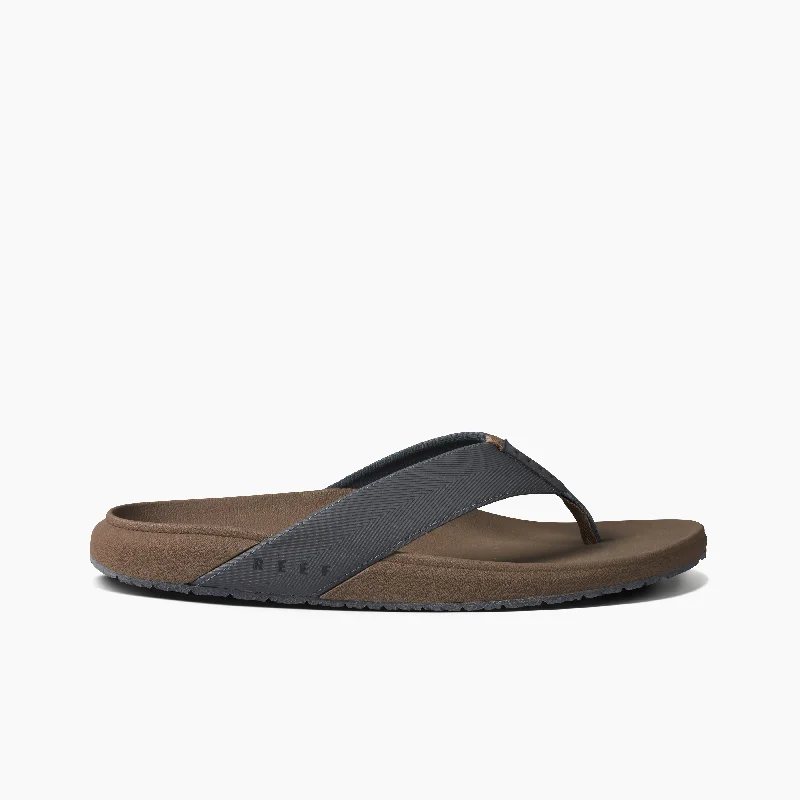 Men's sandals with a pointed toe for a stylish lookThe Raglan