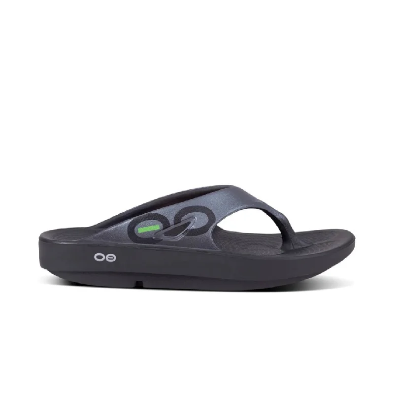 Men's sandals with a decorative buckle or charmOOFOS OOriginal Sport Thong - Graphite