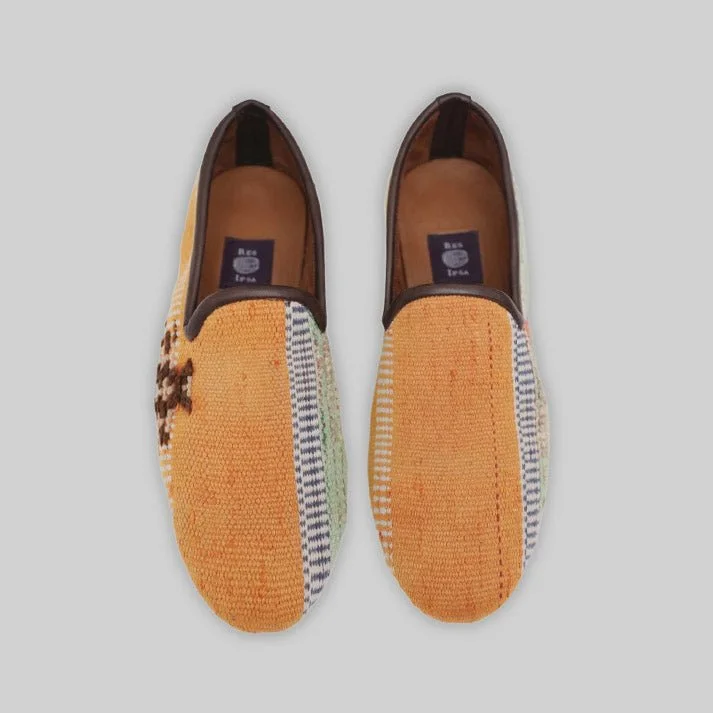 Men's loafers with a cushioned footbed Men's loafers with a tassel front for a classic lookMen's Kilim Loafer Size 7