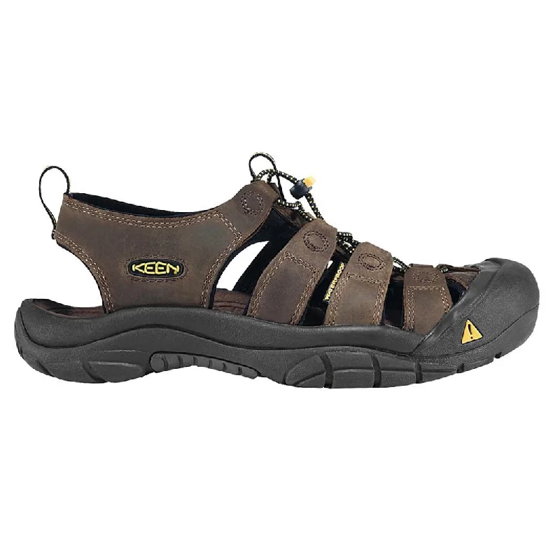 Men's sandals with a decorative buckle or charmKeen Men's Newport Bison Nubuck