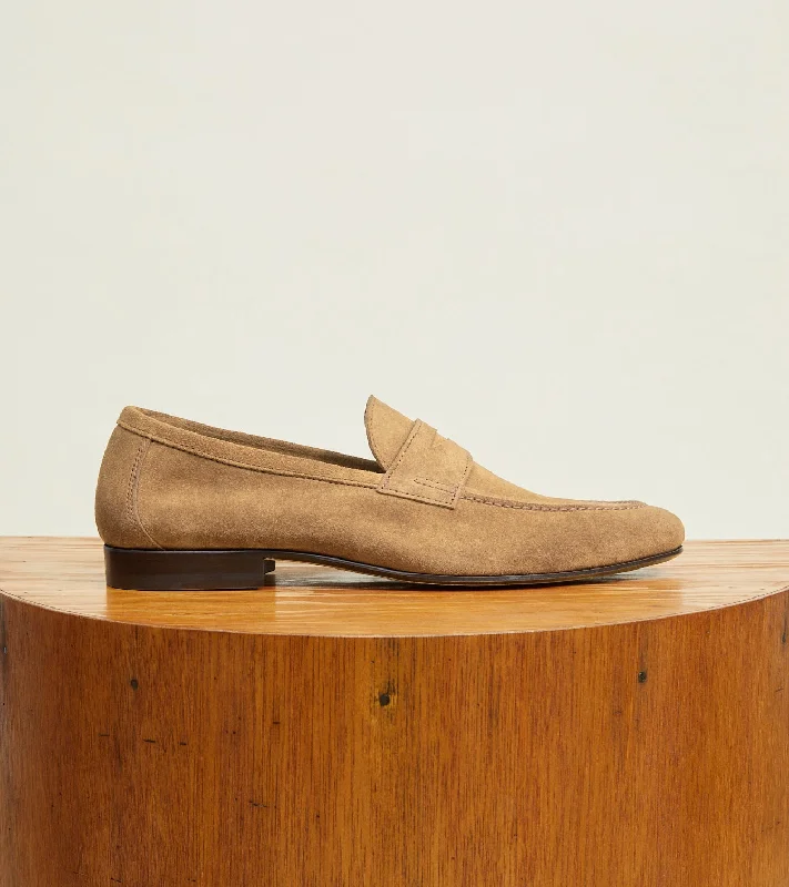 Men's loafers with a moc - toe design Men's loafers with a smooth leather finishEdward