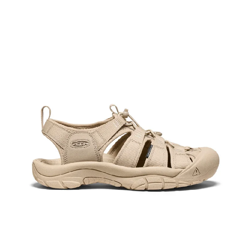 Men's sandals with a decorative buckle or charmMen's Newport H2 Sandal  |  Monochrome/Safari