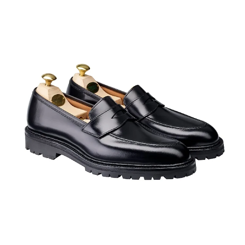Men's loafers with a pointed toe for a stylish appearance Men's loafers with a contrast stitching detailHenley 3 Black Cavalry Calf