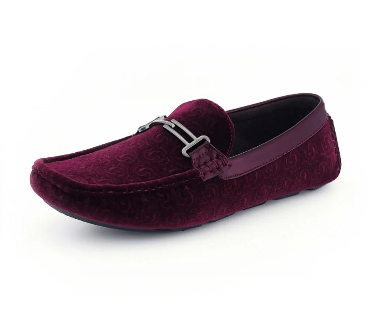 Men's loafers in a neutral color like black or brownRoberto Burgundy