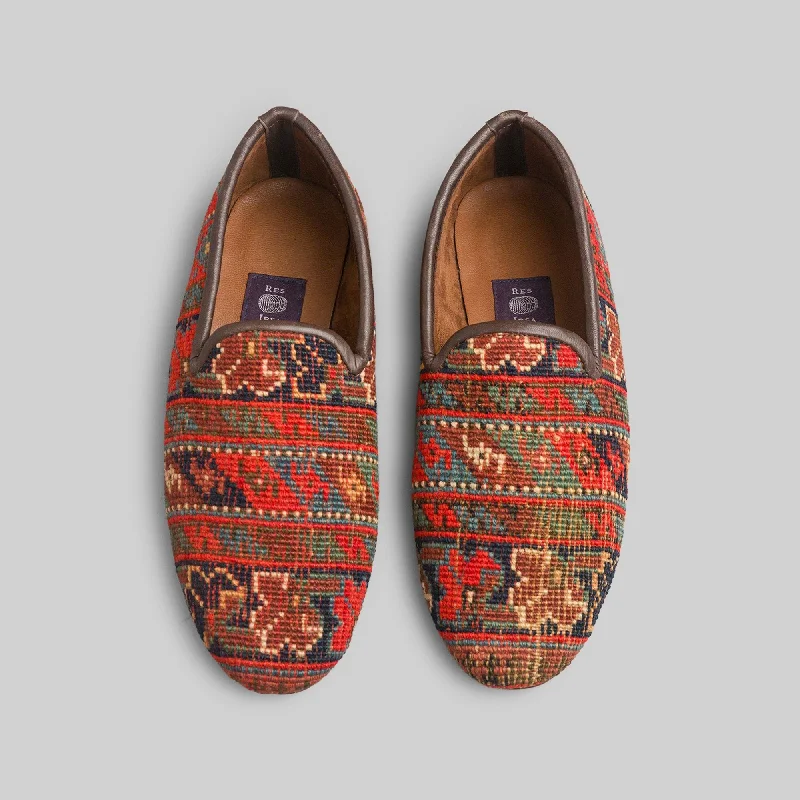 Men's loafers with a pointed toe for a stylish appearance Men's loafers with a flexible sole for easy movementMen's Kilim Loafer Size 7