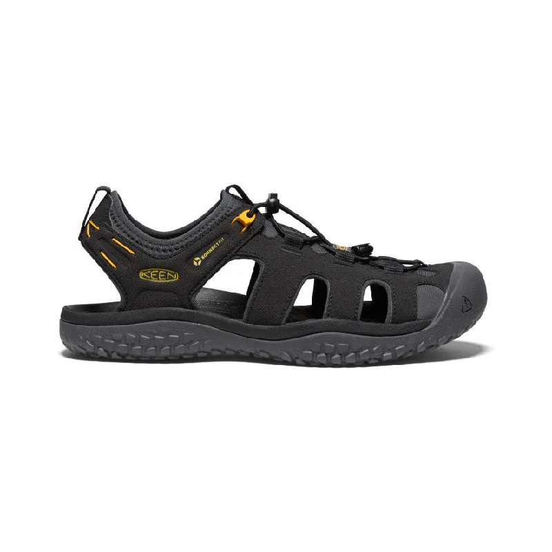 Men's sandals with a shock - absorbing insoleMen's SOLR Sandal  |  Black/Gold