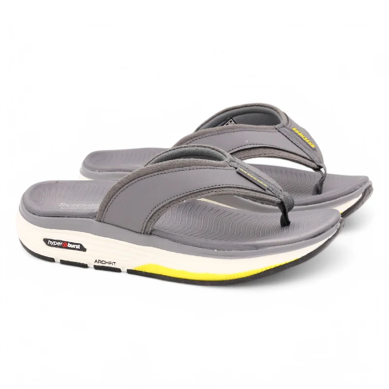 Men's slippers in a warm color like red or brown Qa201 men flipflop