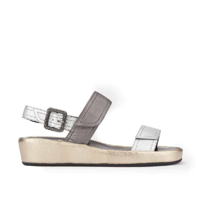Men's sandals with a cushioned footbed Men's sandals with a cushioned footbed UNO SILVER COMBO