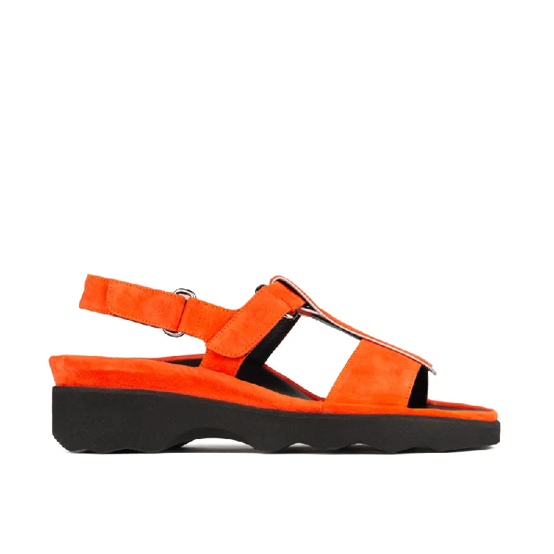 Men's sandals with a contrast stitching detail Men's sandals with a contrast stitching detail WALLY ORANGE SUEDE COMBO