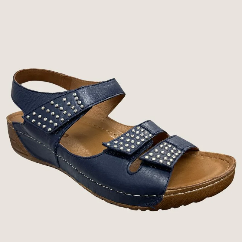 Men's sandals with a contrast stitching detailAdesso Loretta Sandal