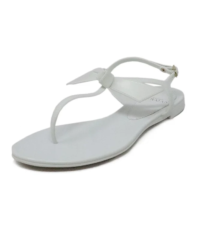 Flip - flop style men's sandals for beach wearAlexandre Birman White Rubber Sandals sz 5 Flip - flop style men's sandals for beach wearAlexandre Birman White Rubber Sandals sz 5
