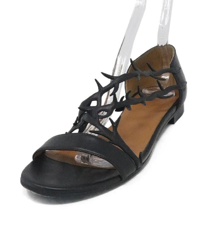 Men's sandals in a neutral color like black or brownBalenciaga Black Leather Sandals sz 9.5 Men's sandals in a neutral color like black or brownBalenciaga Black Leather Sandals sz 9.5