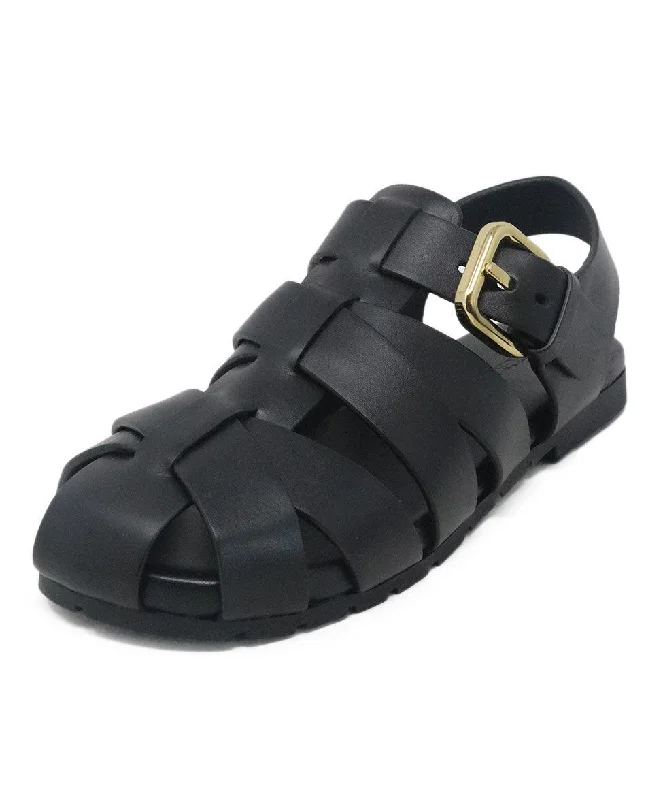 Men's sandals in a neutral color like black or brownBottega Veneta Alfie Black Leather Sandals Men's sandals in a neutral color like black or brownBottega Veneta Alfie Black Leather Sandals