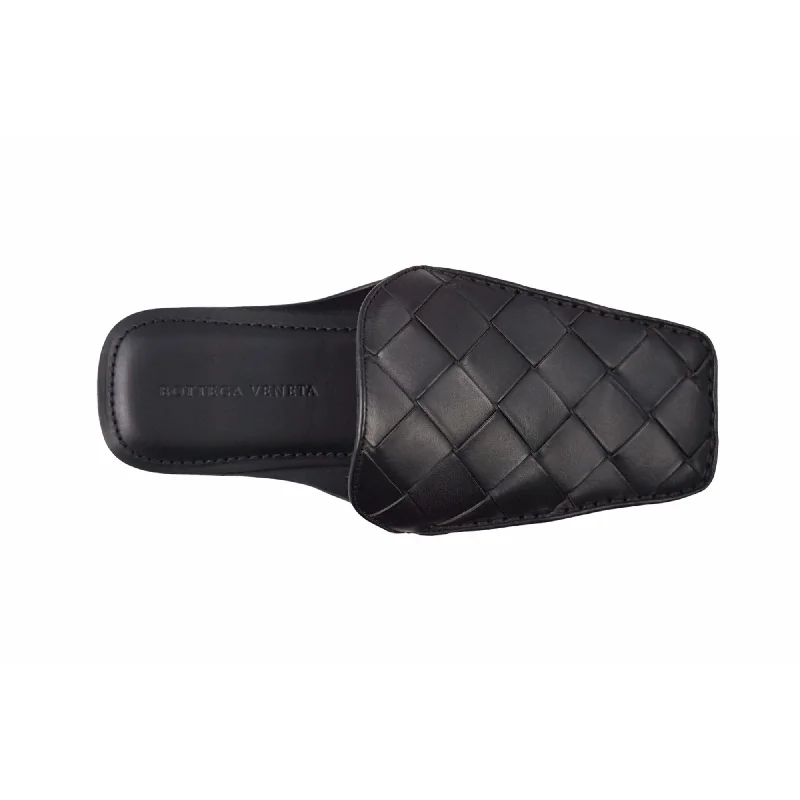 Men's sandals with a leather lining for comfortBottega Veneta Intrecciato Leather Mules Men's sandals with a leather lining for comfortBottega Veneta Intrecciato Leather Mules