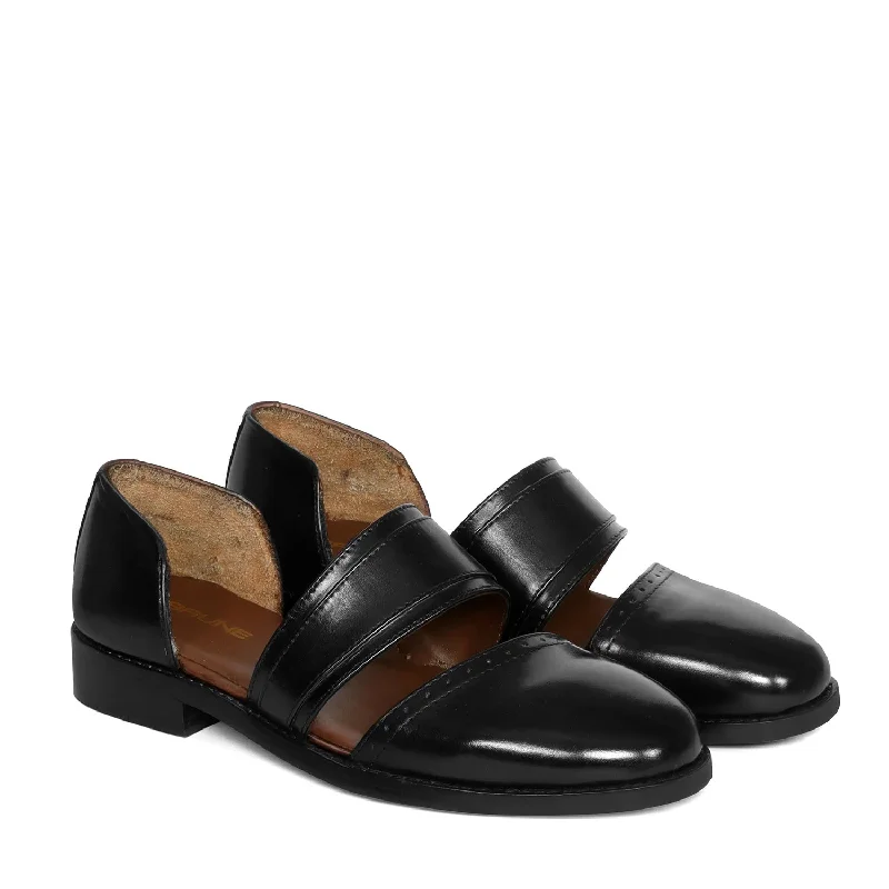 Men's sandals in a neutral color like black or brownClassic Black Peshawari Sandals Men's sandals in a neutral color like black or brownClassic Black Peshawari Sandals