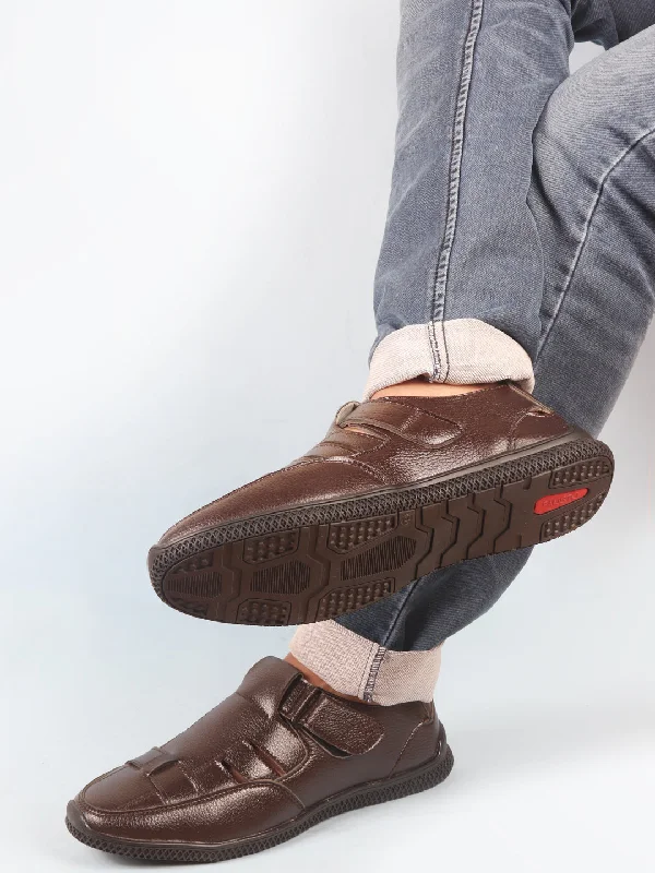 Men's sandals with a stretchy strap for a better fitMen Brown Casual Hook & Loop Sandals Men's sandals with a stretchy strap for a better fitMen Brown Casual Hook & Loop Sandals
