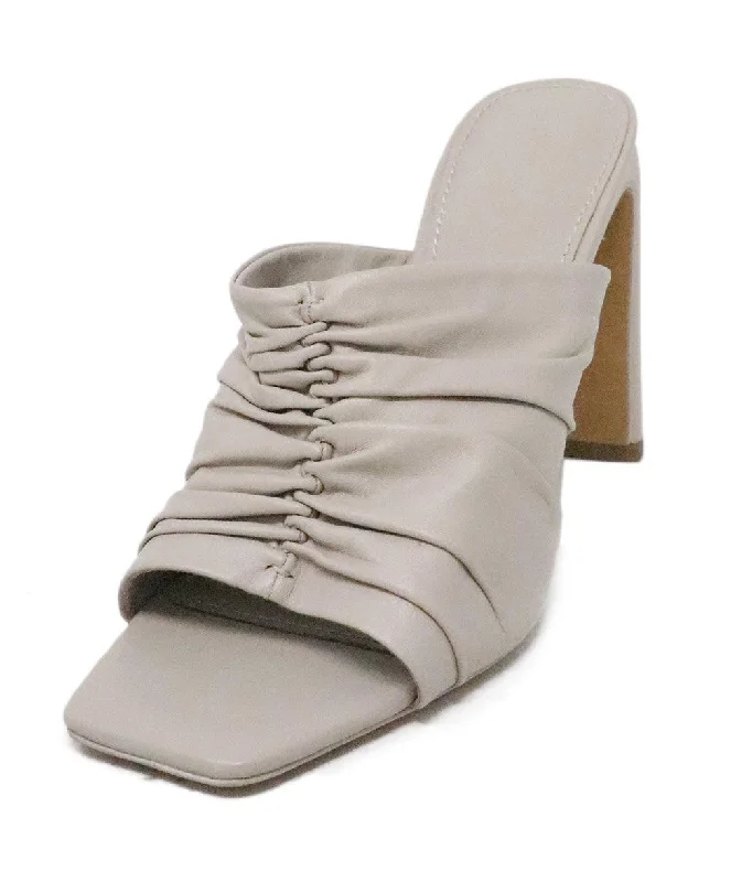 Men's leather sandals with an adjustable strapJonathan Simkhai Neutral Leather Sandals sz 8 Men's leather sandals with an adjustable strapJonathan Simkhai Neutral Leather Sandals sz 8