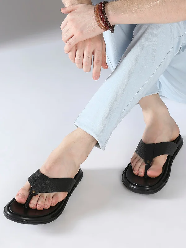 Men's sandals with a removable insole for cleaningMen Black Textured Casual Comfort Sandals
