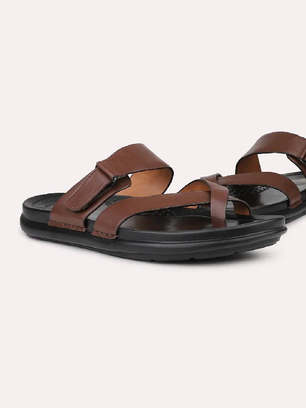 Men's sandals with a perforated leather upper for ventilationMen Brown Leather Comfort Sandals Men's sandals with a perforated leather upper for ventilationMen Brown Leather Comfort Sandals