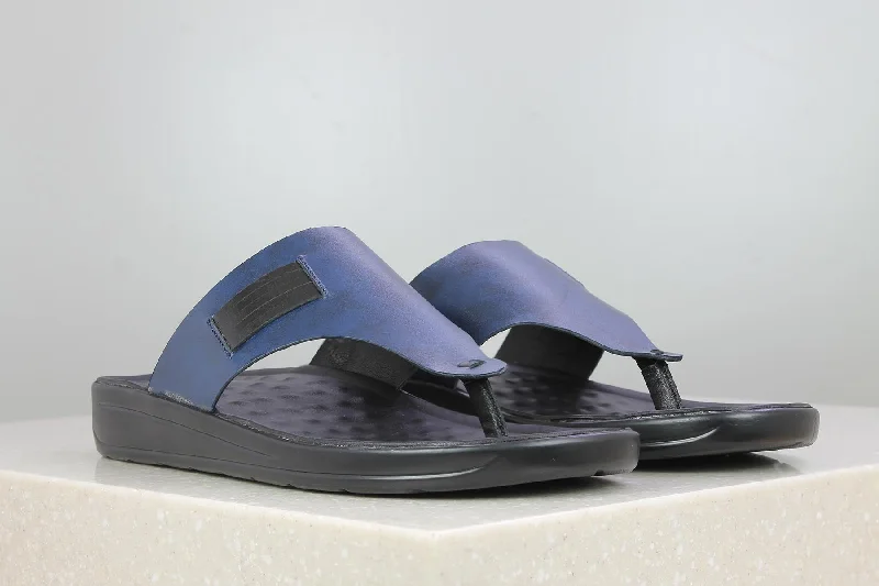 Men's sandals in a neutral color like black or brownMen'S Blue Casual Slipper