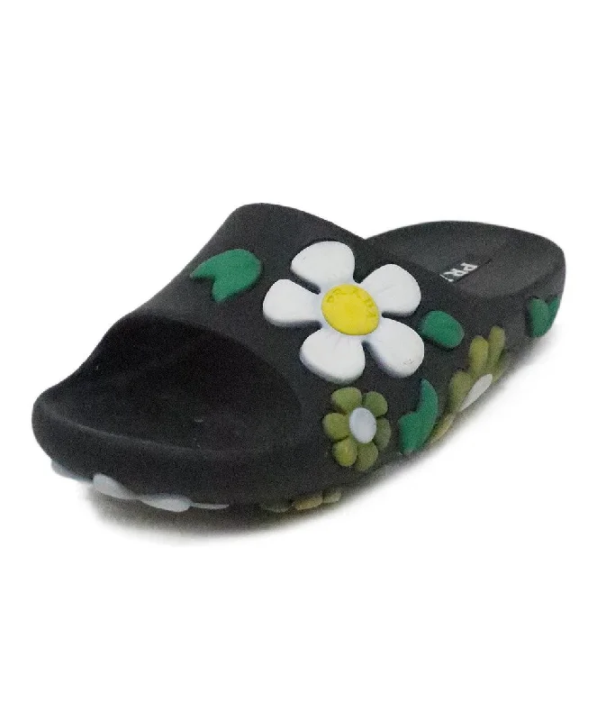 Men's sandals with a buckle closurePrada Black Floral Print Sandals sz 5