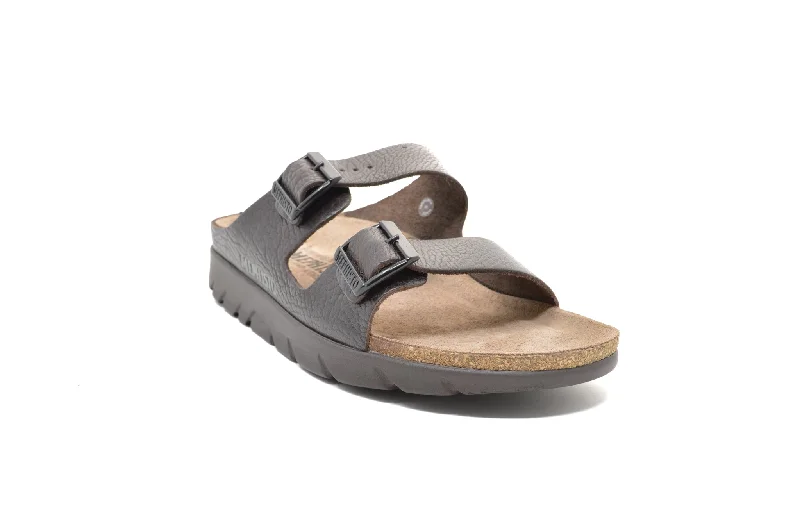 Men's sandals in a neutral color like black or brownMEPHISTO Zonder