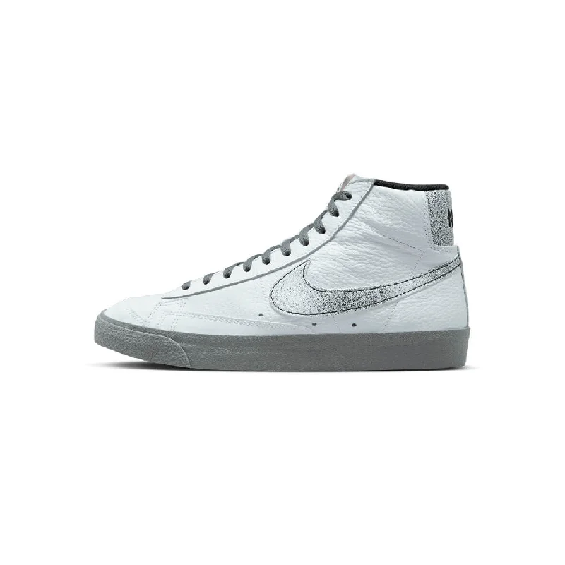 Men's tennis sneakers with a non - slip outsoleNike Blazer Mid Classics 50 Years Of Hip Hop