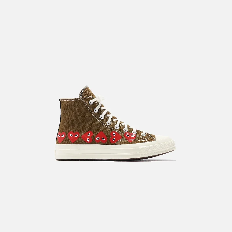 Men's soccer - inspired sneakers with a studded soleConverse x Comme des Garçons CDG Play Chuck Taylor High - Khaki / Multi Heart