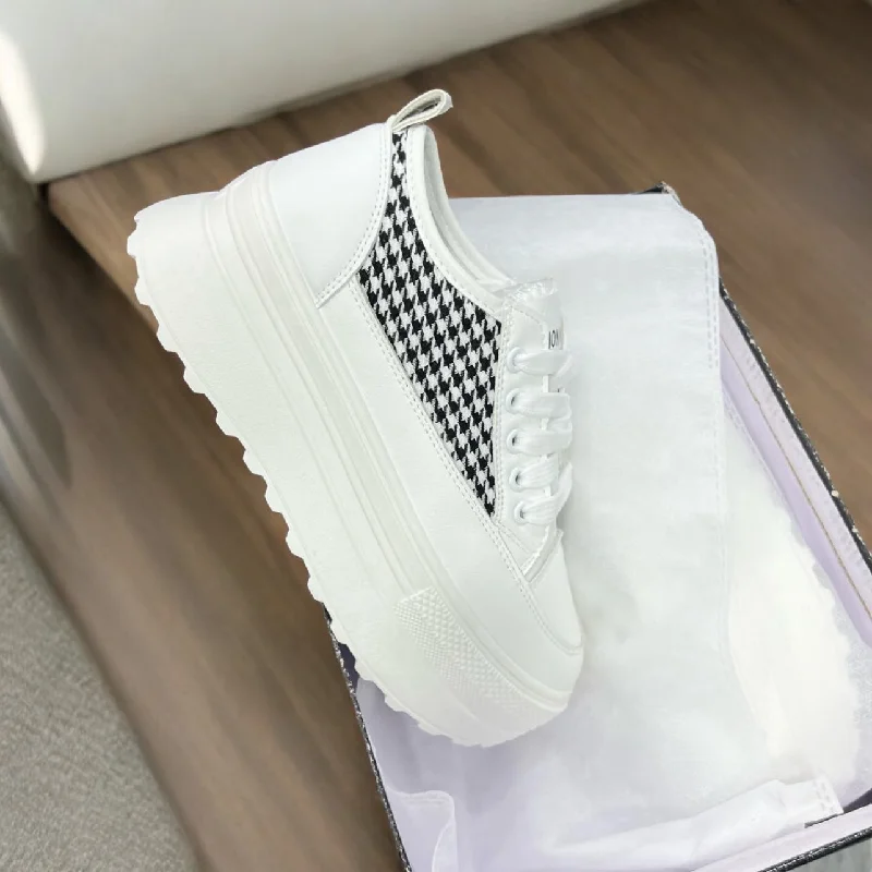 Men's hiking sneakers with a high - traction soleGalina check shoes