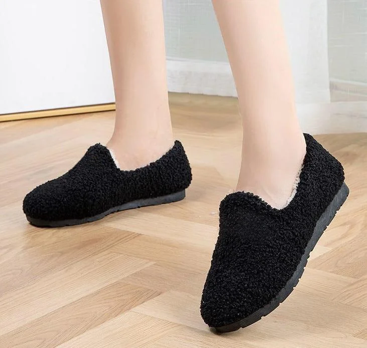 Men's lifestyle sneakers with a premium material constructionLambisa fur pump