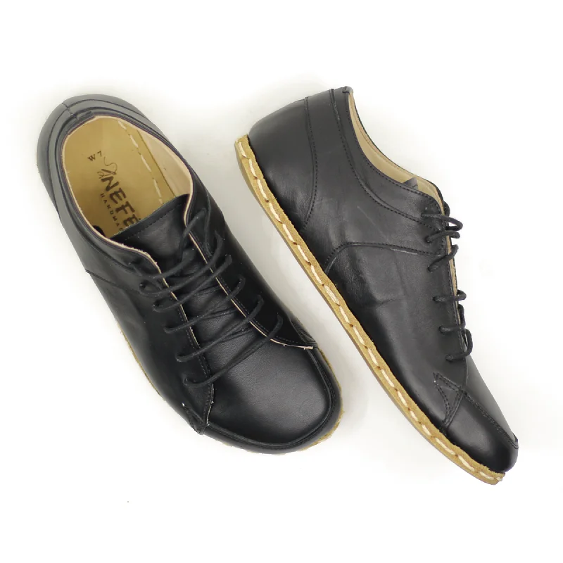 Men's hiking sneakers with a high - traction soleMen's Copper Rivet Earthing Leather Sneaker in Black Men's hiking sneakers with a high - traction soleMen's Copper Rivet Earthing Leather Sneaker in Black