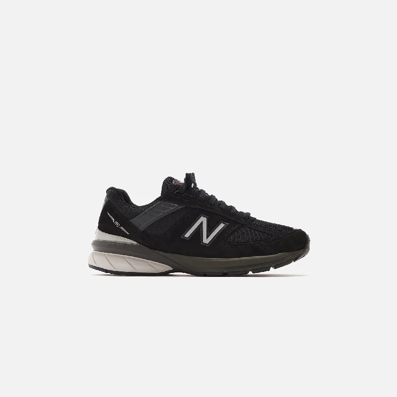 Men's narrow - width sneakers for a snug fitNew Balance Made in USA 990v5 - Black / Silver