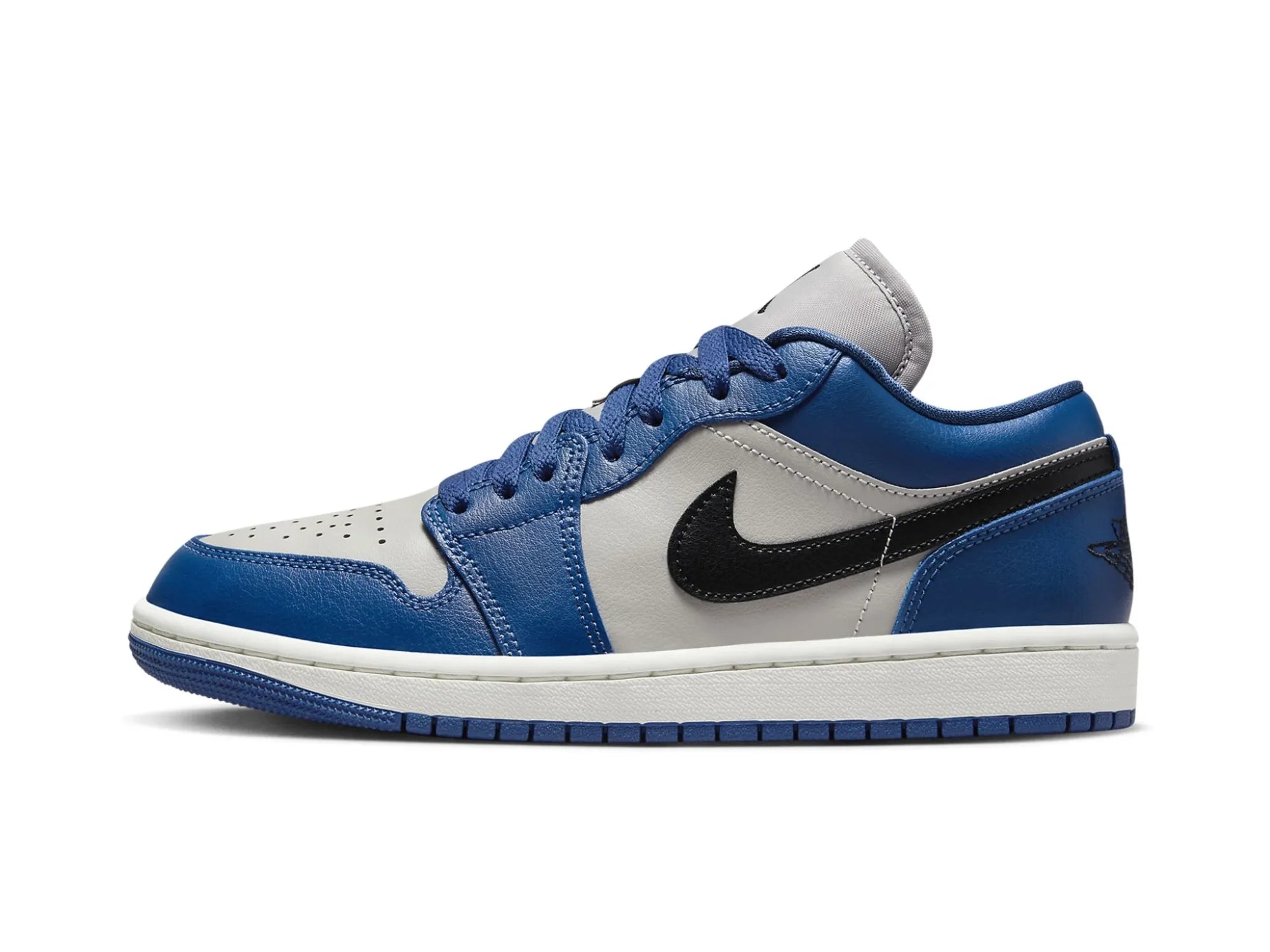 Men's hiking sneakers with a high - traction soleNike Air Jordan 1 Low "French Blue College Grey"