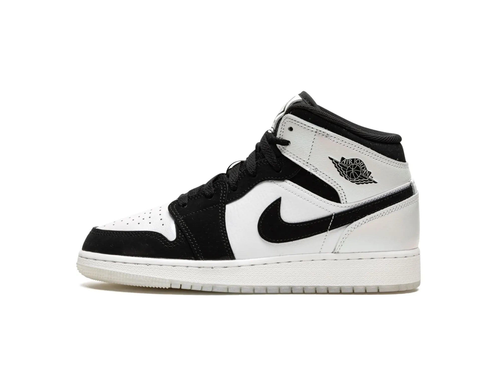 Men's hiking sneakers with a high - traction soleNike Air Jordan 1 Mid "Diamond Shorts"