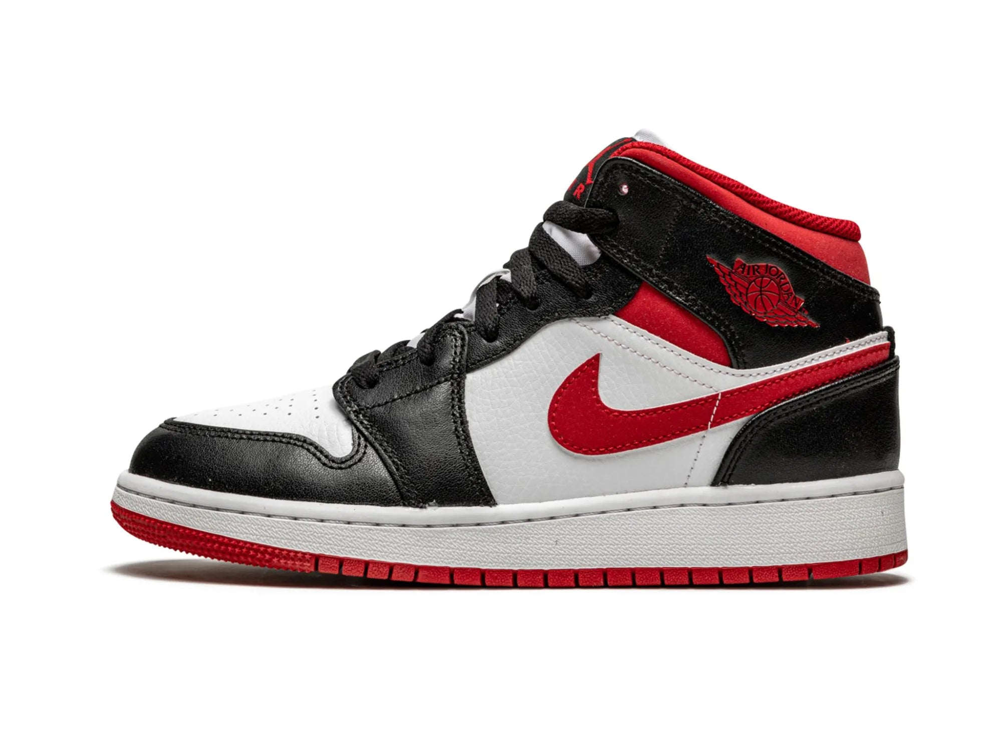 Men's camo - print sneakers for an edgy styleNike Air Jordan 1 Mid "Gym Red Black White"