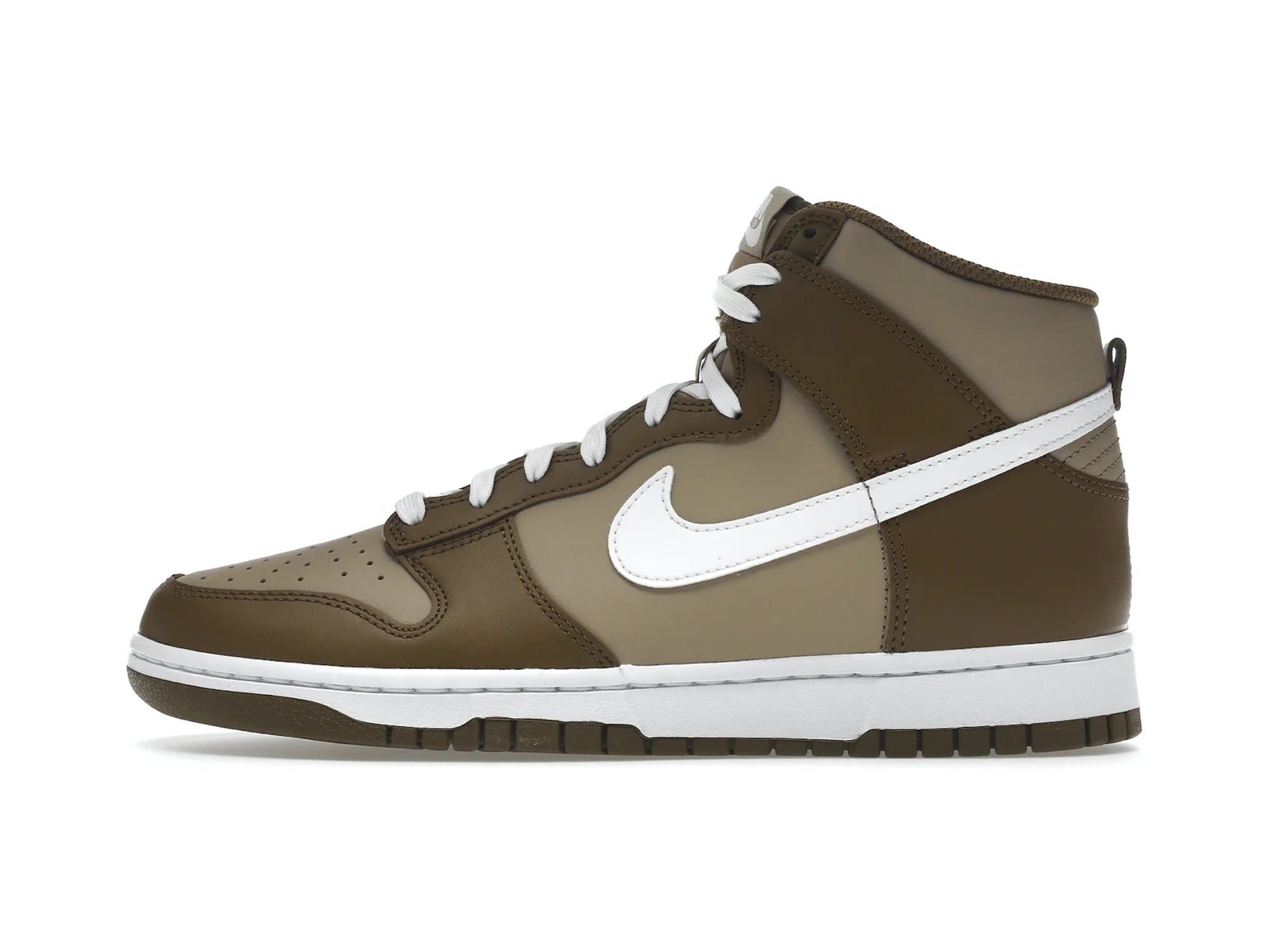 Men's classic - style sneakers with a modern twistNike Dunk High "Mocha"