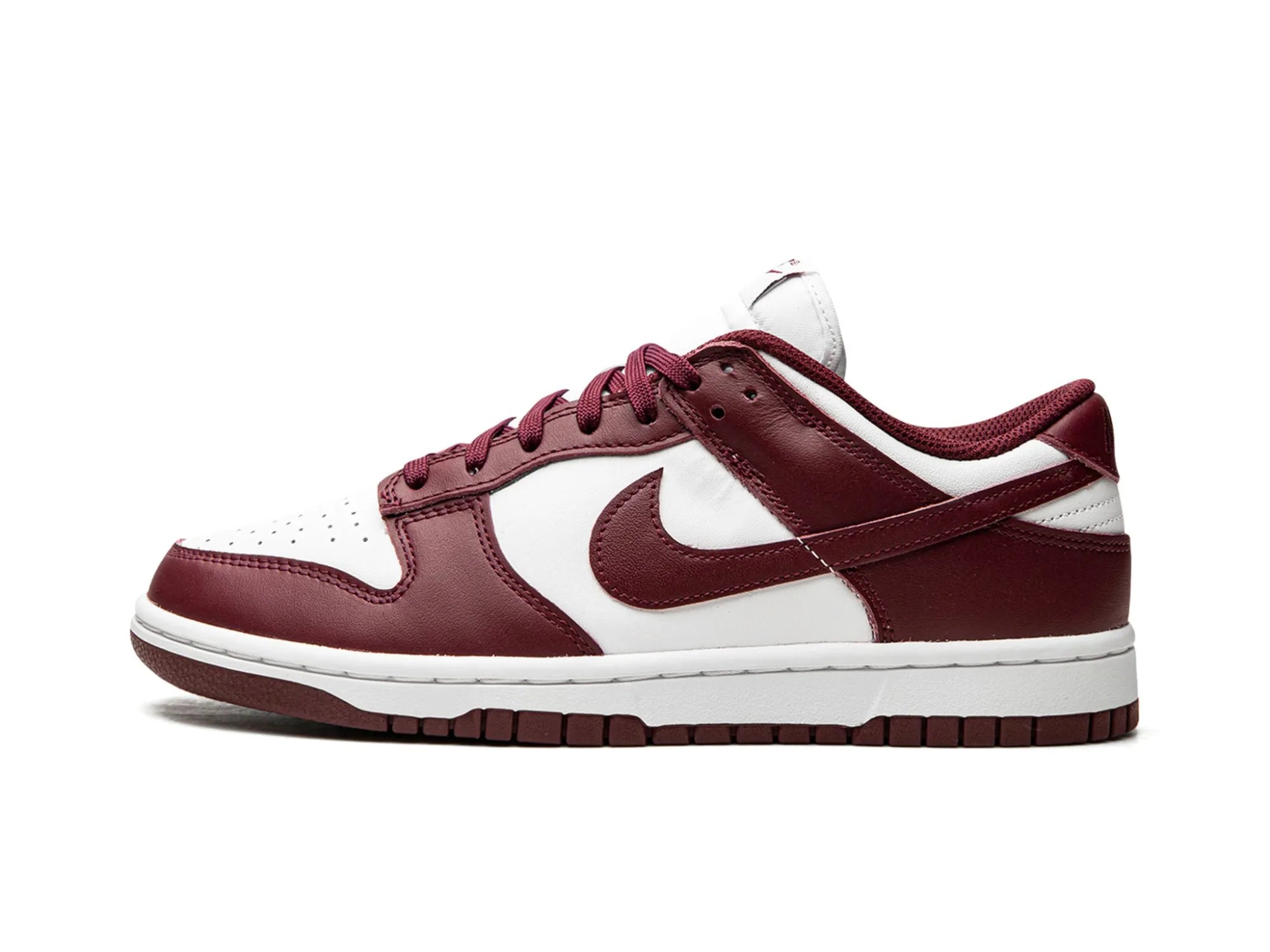 Men's sneaker boots with a mid - ankle heightNike Dunk Low "Bordeaux"