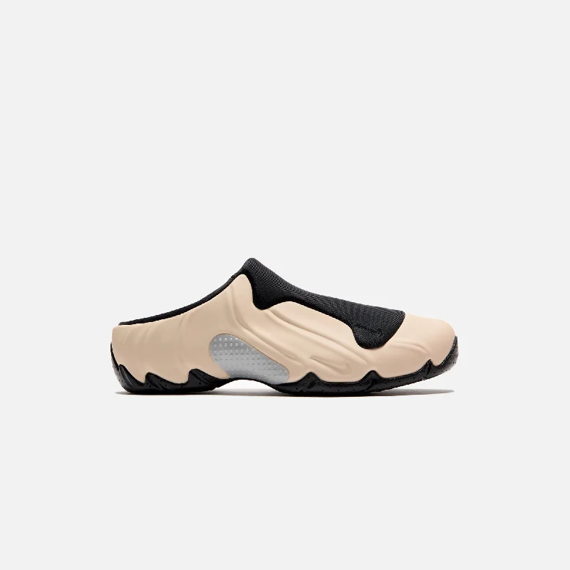 Men's classic - style sneakers with a modern twistNike Clogposite - Sanddrift / Black / Metallic Silver / University Red Men's classic - style sneakers with a modern twistNike Clogposite - Sanddrift / Black / Metallic Silver / University Red